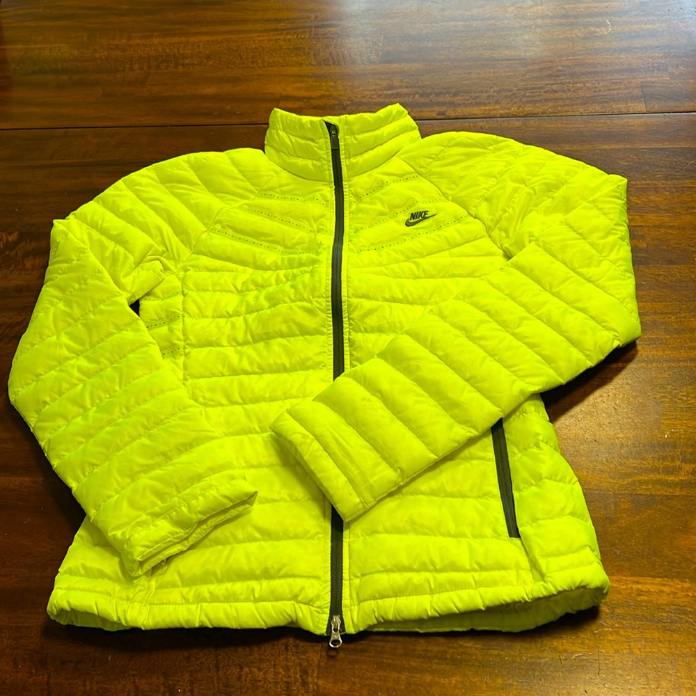Nike Women’s Aeroloft Jacket (800 Down fill)